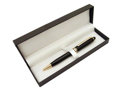 Klassisk svart og gull kulepenn med gravering